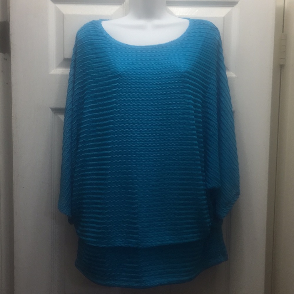 Turquoise banded-waist shirt